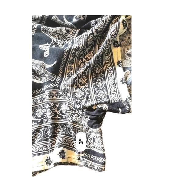 *3/25* Urban Coco shorts paisley elephant‎ pattern size xl - Picture 7 of 8